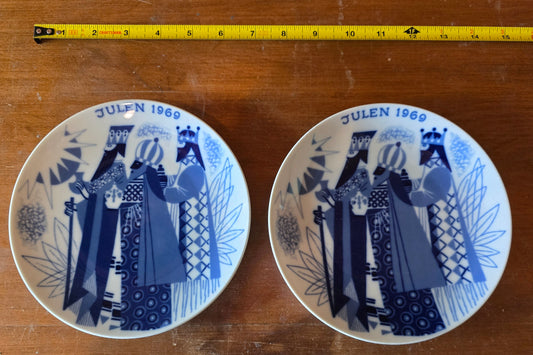 1969 Three Wise Men wall plates set of 2