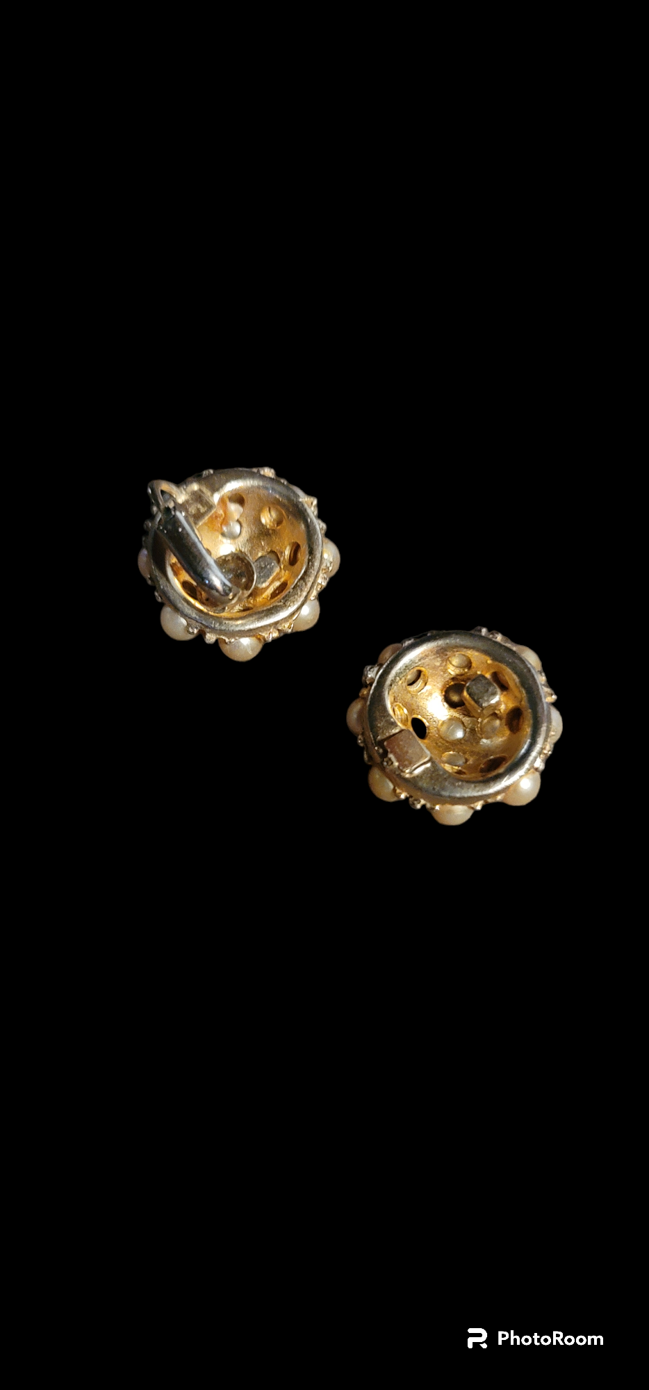 Beautiful vintage clip on pearl earrings