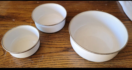 White nesting bowls